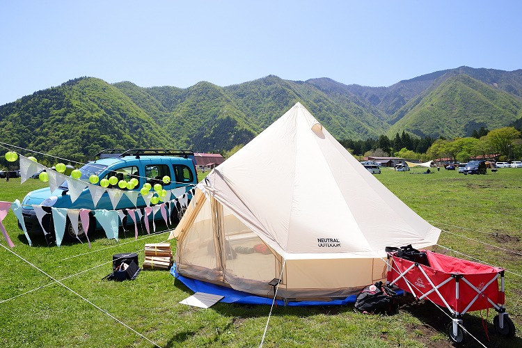 ニュートラルアウトドア Geテント 新ブランドのおしゃれテントと30人のグループキャンプ キャンプ情報メディア Lantern ランタン